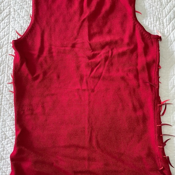 Vintage Red Textured Sleeveless Turtleneck Top - Picture 6 of 6